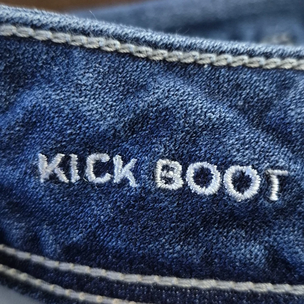 American Eagle Outfitters, Kick Boot, Womens Boot Cut Jeans, Size 8 Long. - Picture 13 of 14